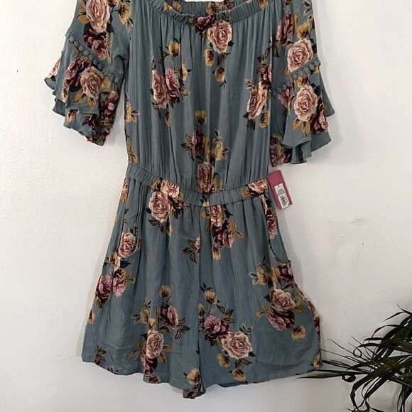 Xhilaration Xhileration Floral Off-Shoulder Romper - Picture 3 of 9